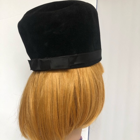 VTG Miss Eileen Originals Hat Black with Rhinestones and Bow Detail - Picture 6 of 11